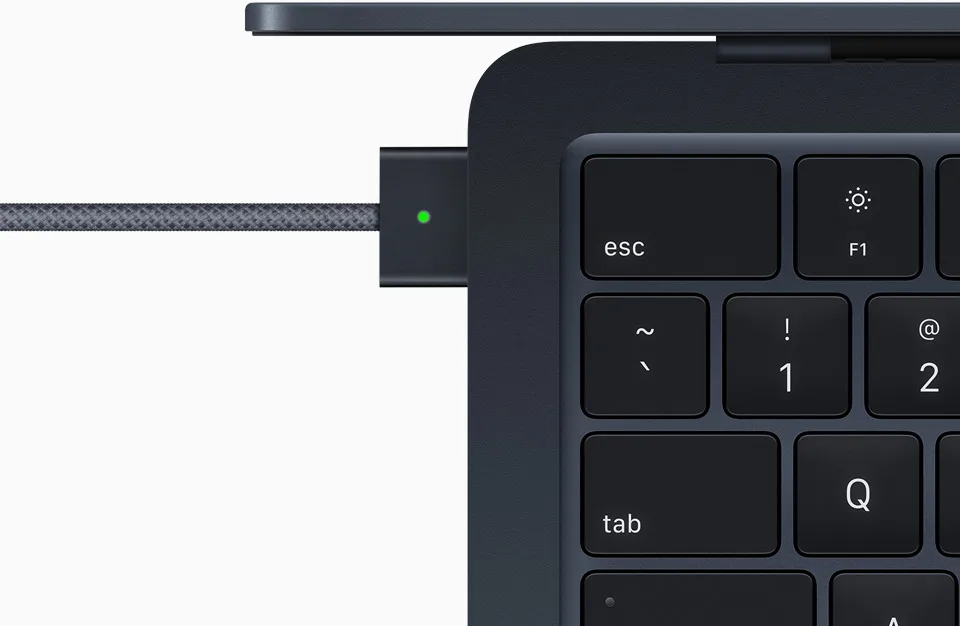 MacBook Air M2 port Magsafe